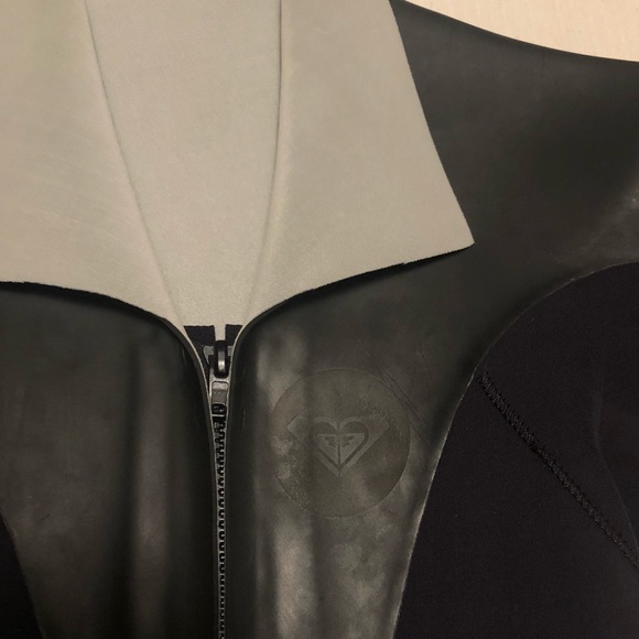 Vintage 2010 Roxy & Kassia Meador 2mm Neoprene Shorty Wetsuit Springsuit - Picture 3 of 14